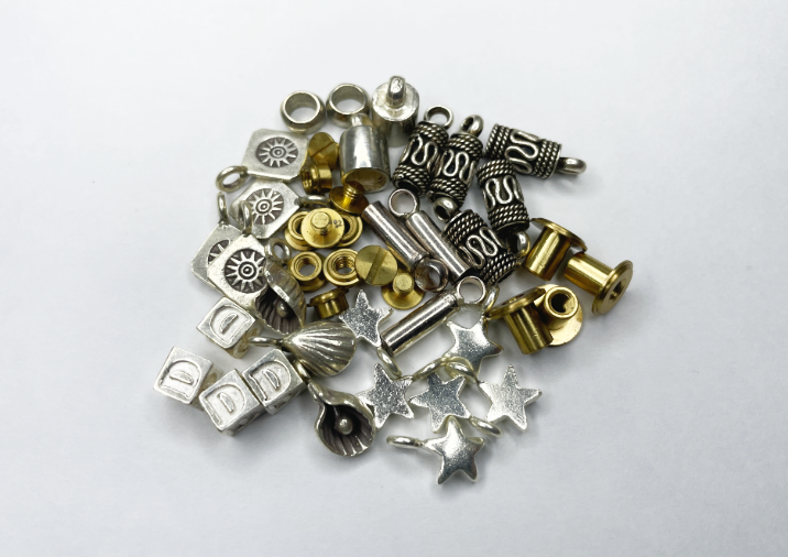 各種金属パーツ